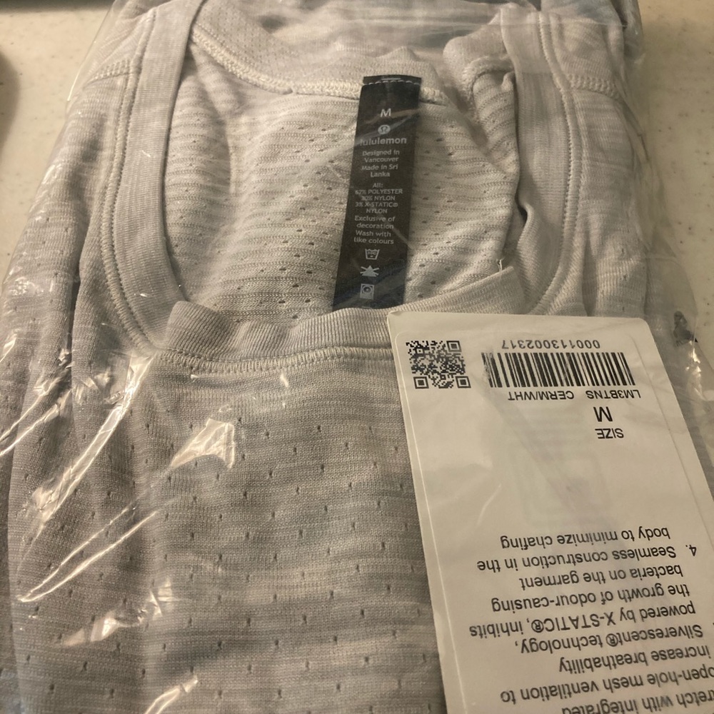 Lululemon Metal Vent - New With Tags